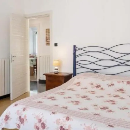 Flats Cinque Terre アパート モネーリア